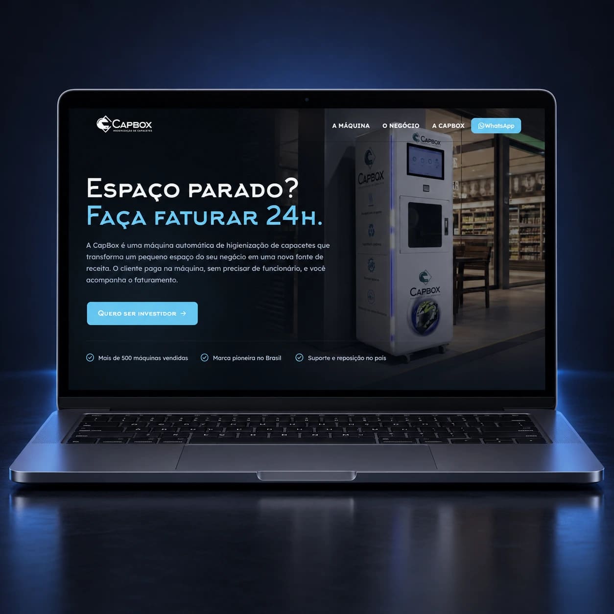 Site CapBox em notebook completo, em composição para exibição no celular.