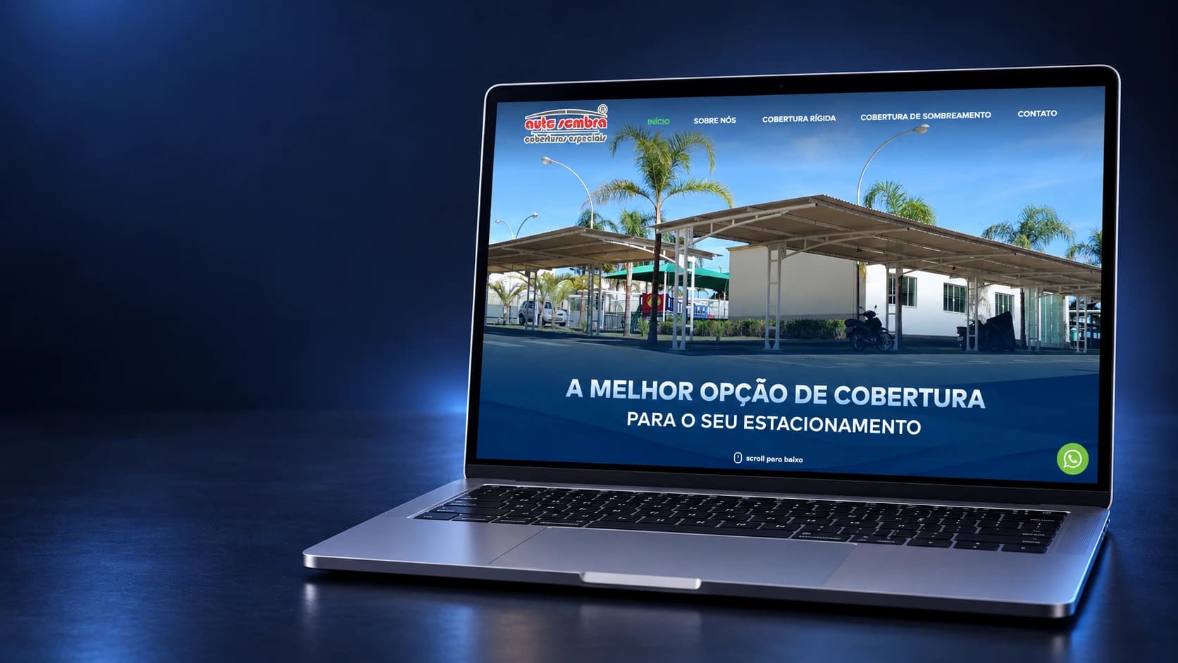 Mockup do site Auto Sombra em notebook completo, a partir da página real selecionada.