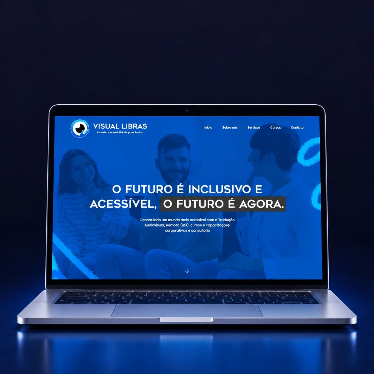 Mockup do site Visual Libras em notebook completo, em composição para celular.